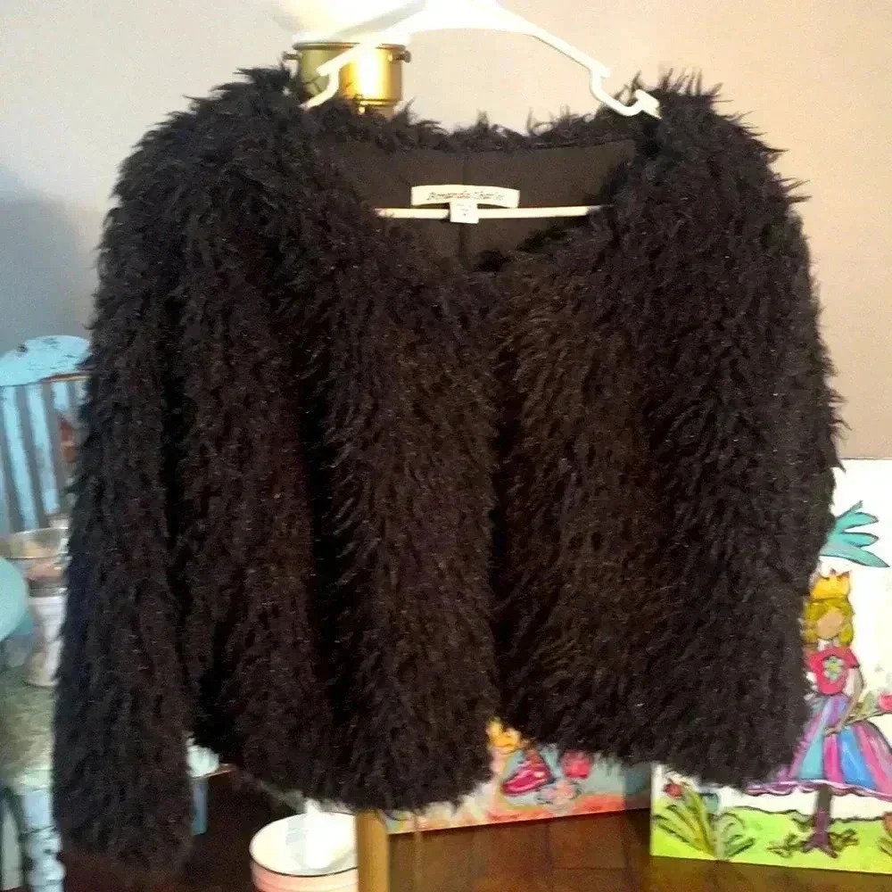 Amanda Charles fuzzy furry black medium jacket with pockets B2